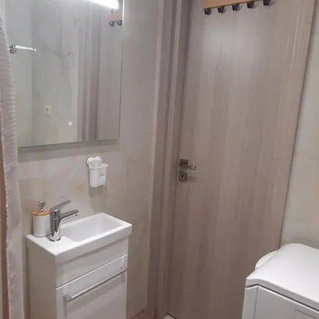 Apartment Olena Nea Moudania