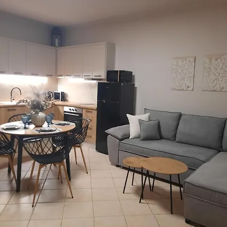 Olena By Golden Host Apartment Nea Moudania
