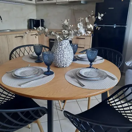 Olena By Golden Host Apartment Nea Moudania