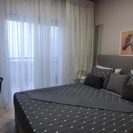 Olena Nea Moudania