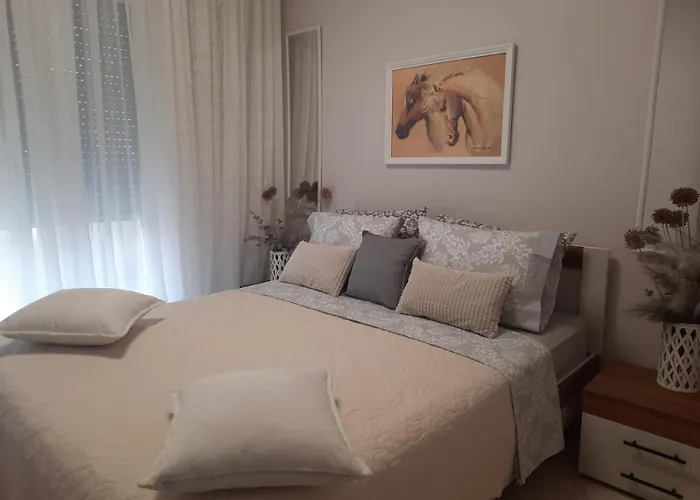 Olena Nea Moudania